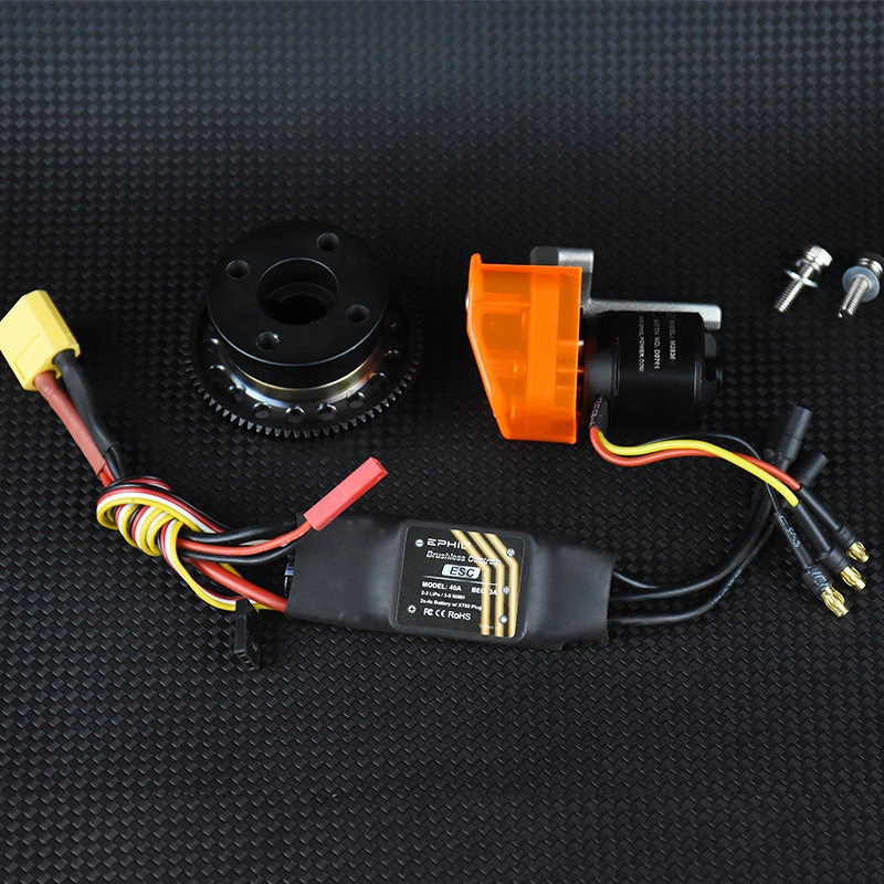 Moottorin päivityssarjat sisältävät käynnistimen ja potkurin navan X-76cc-T-moottorille